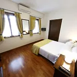 Borgo Colmello Han/Misafirhane Villanova di Farra