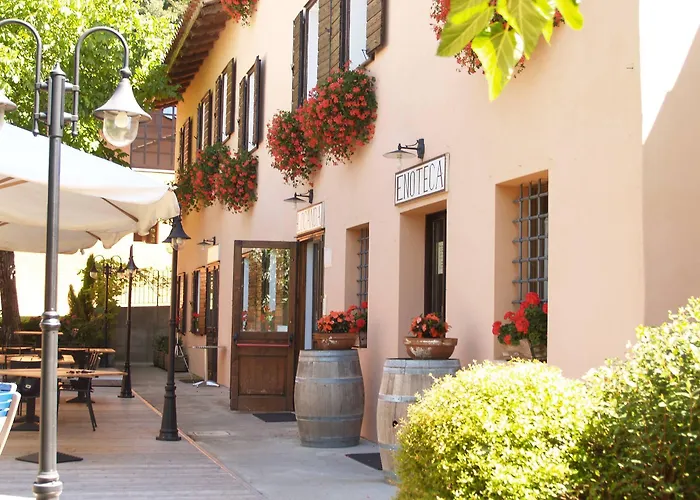 Borgo Colmello Han/Misafirhane Villanova di Farra